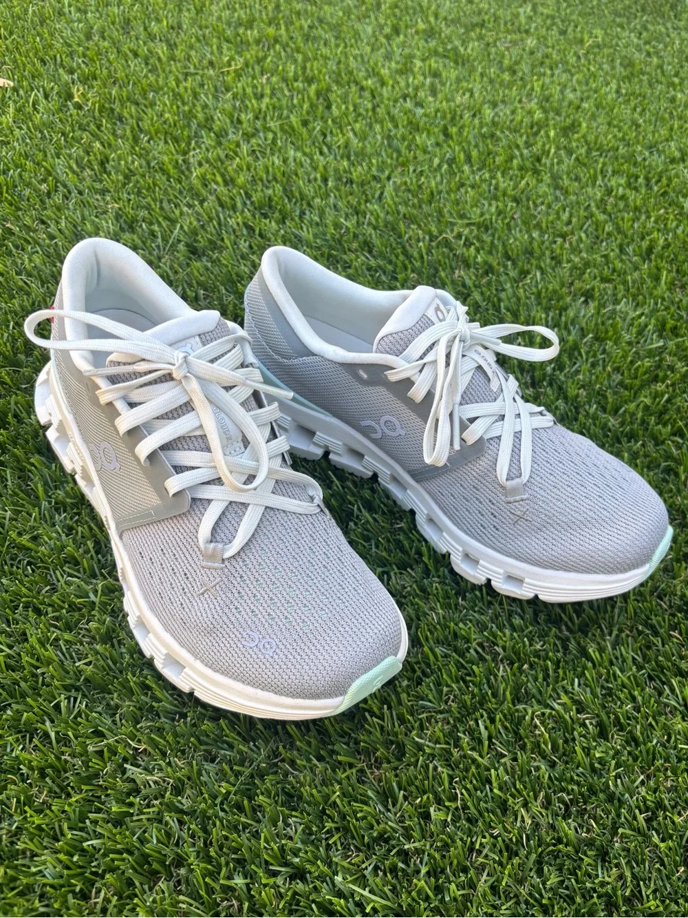 On Cloud Running Shoes - Cloud X4